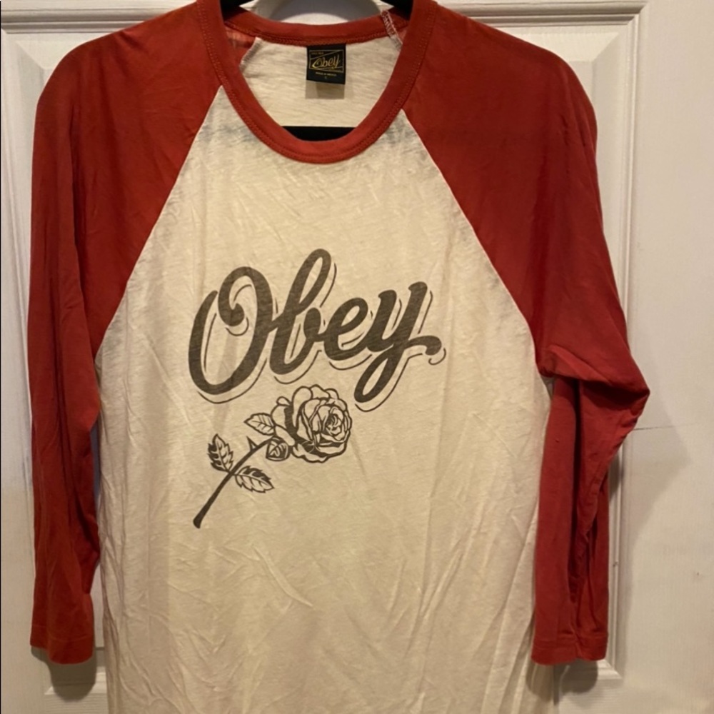 OBEY  shirt